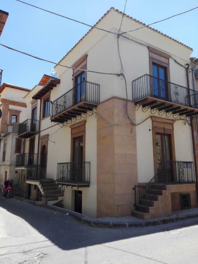 B&B Dante Barrafranca Bagian luar foto