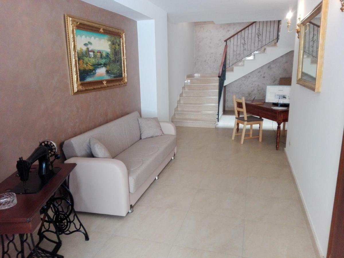 B&B Dante Barrafranca Bagian luar foto